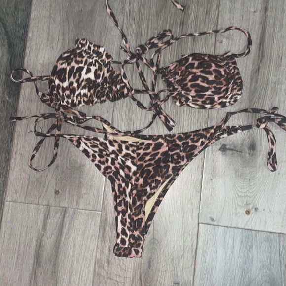 Shein bikini - Picture 2 of 2